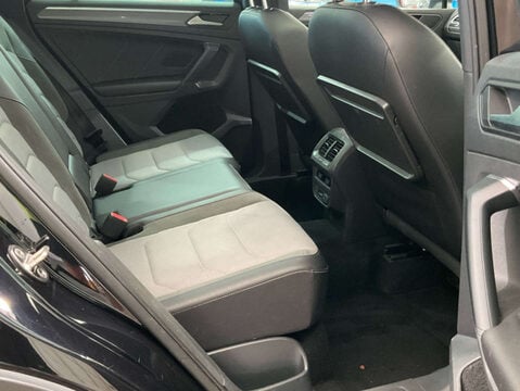 Volkswagen Tiguan 2.0 Tiguan R-Line TDI DSG 5dr 11