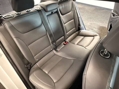 Hyundai IONIQ 1.6 IONIQ Premium SE PHEV Semi-Auto 5dr 37