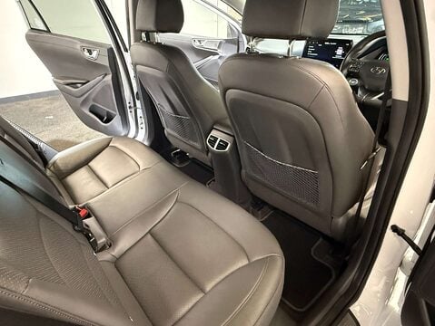 Hyundai IONIQ 1.6 IONIQ Premium SE PHEV Semi-Auto 5dr 40