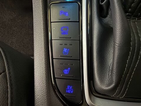 Hyundai IONIQ 1.6 IONIQ Premium SE PHEV Semi-Auto 5dr 26