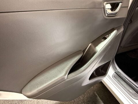Hyundai IONIQ 1.6 IONIQ Premium SE PHEV Semi-Auto 5dr 52