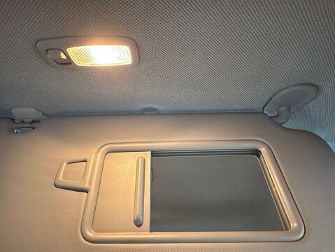 Hyundai IONIQ 1.6 IONIQ Premium SE PHEV Semi-Auto 5dr 31