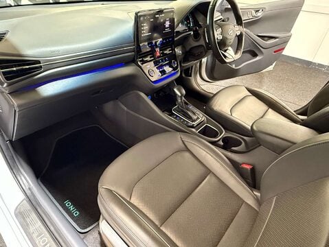 Hyundai IONIQ 1.6 IONIQ Premium SE PHEV Semi-Auto 5dr 54