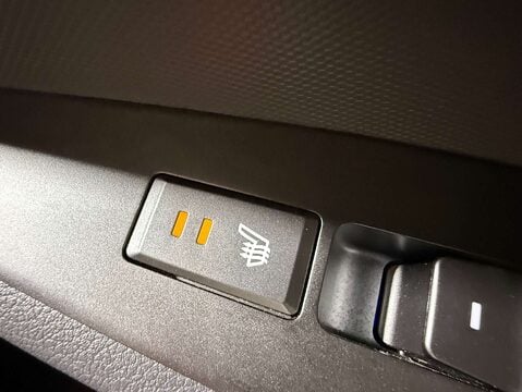 Hyundai IONIQ 1.6 IONIQ Premium SE PHEV Semi-Auto 5dr 39