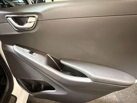 Hyundai IONIQ 1.6 IONIQ Premium SE PHEV Semi-Auto 5dr 38