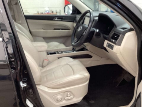 SsangYong Rexton 2.2 Rexton 7 Seats Ultimate Auto 4WD 5dr 10