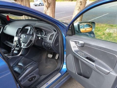 Volvo XC60 2.0 XC60 R-Design Luxury Nav T5 Auto 5dr 4