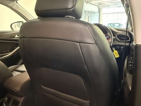 Vauxhall Grandland X 1.2 Grandland X Elite Nav T Auto 5dr 37