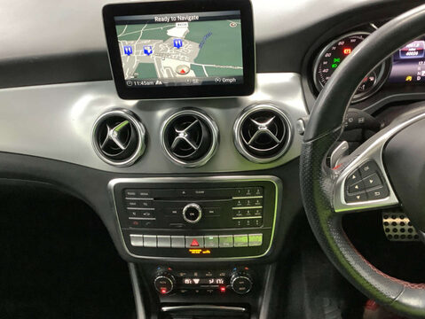 Mercedes-Benz GLA 2.1 GLA 220 AMG Line Premium+ D 4Matic Auto 4WD 5dr 9