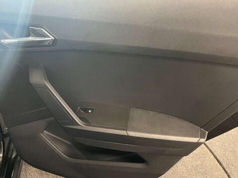 SEAT Arona 1.0 Arona SE Technology TSi Semi-Auto 5dr 28