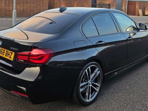 BMW 3 Series 2.0 330i M Sport Shadow Edition Auto 4dr 3