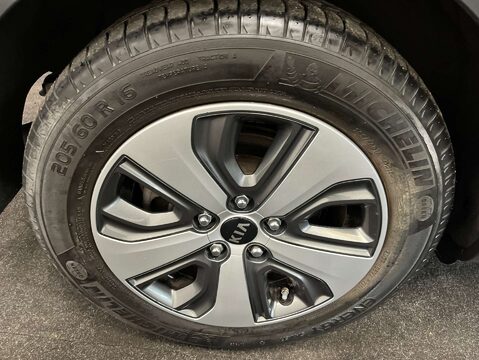 Kia Niro 1.6 GDi 8.9kWh 3 SUV 5dr Petrol Plug-in Hybrid DCT Euro 6 (s/s) (139 bhp) 35