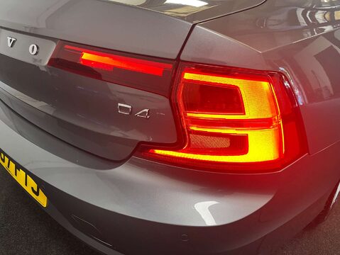 Volvo S90 2.0 S90 Momentum D4 Auto 4dr 54