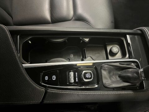 Volvo S90 2.0 S90 Momentum D4 Auto 4dr 28