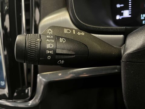 Volvo S90 2.0 S90 Momentum D4 Auto 4dr 21