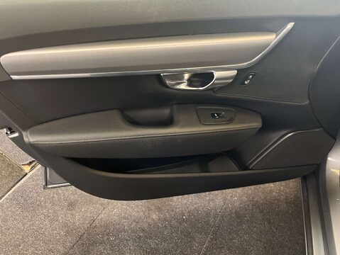Volvo S90 2.0 S90 Momentum D4 Auto 4dr 47