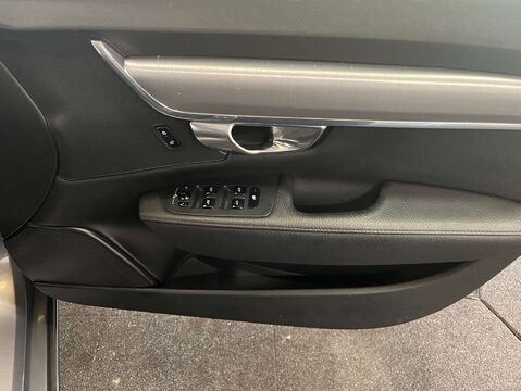 Volvo S90 2.0 S90 Momentum D4 Auto 4dr 11