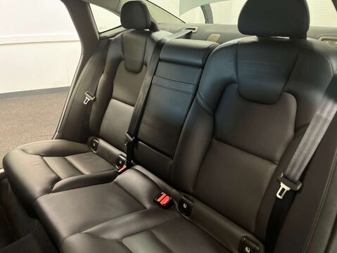 Volvo S90 2.0 S90 Momentum D4 Auto 4dr 43