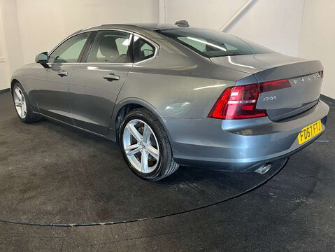 Volvo S90 2.0 S90 Momentum D4 Auto 4dr 3
