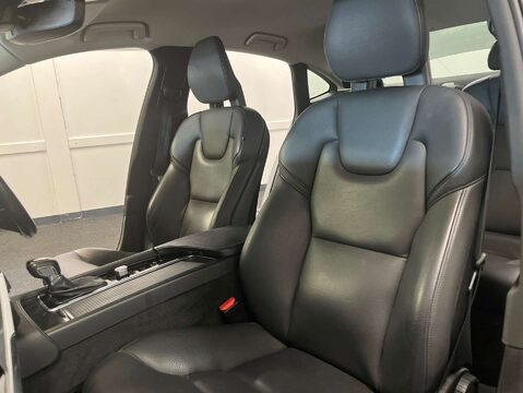 Volvo S90 2.0 S90 Momentum D4 Auto 4dr 48