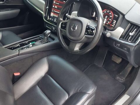Volvo S90 2.0 S90 Momentum D4 Auto 4dr 4