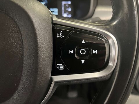 Volvo S90 2.0 S90 Momentum D4 Auto 4dr 20