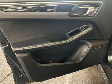 Porsche Macan 3.0 Macan S D Semi-Auto 4WD 5dr 47