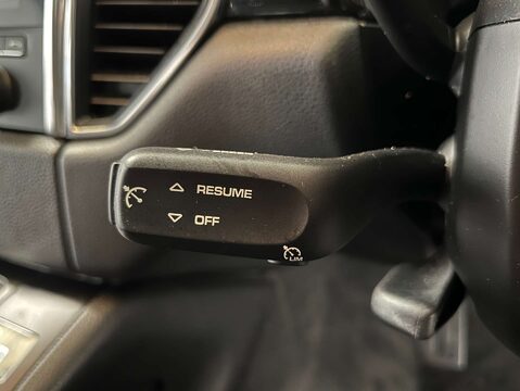 Porsche Macan 3.0 Macan S D Semi-Auto 4WD 5dr 23