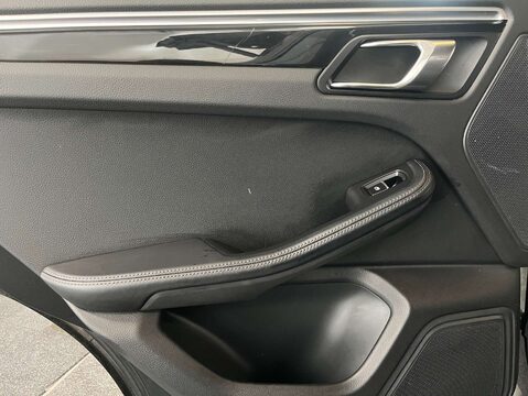 Porsche Macan 3.0 Macan S D Semi-Auto 4WD 5dr 42