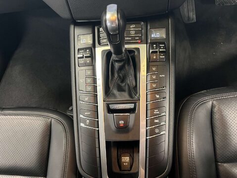 Porsche Macan 3.0 Macan S D Semi-Auto 4WD 5dr 27