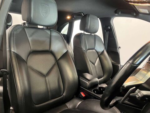 Porsche Macan 3.0 Macan S D Semi-Auto 4WD 5dr 13