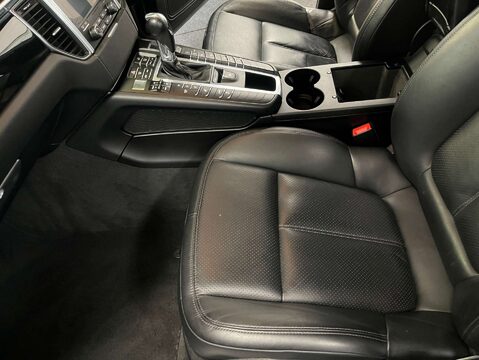 Porsche Macan 3.0 Macan S D Semi-Auto 4WD 5dr 50