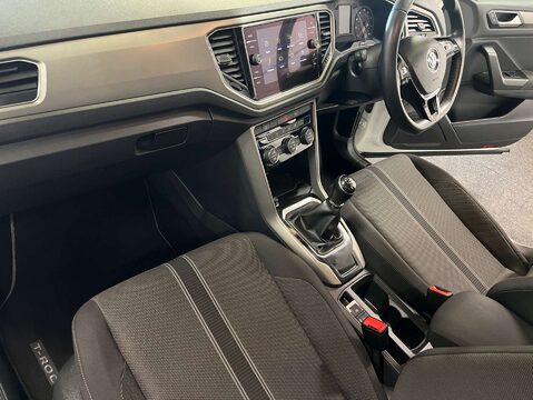 Volkswagen T-Roc 1.0 T-Roc SE TSi 5dr 46