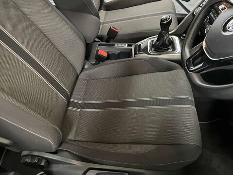 Volkswagen T-Roc 1.0 T-Roc SE TSi 5dr 15