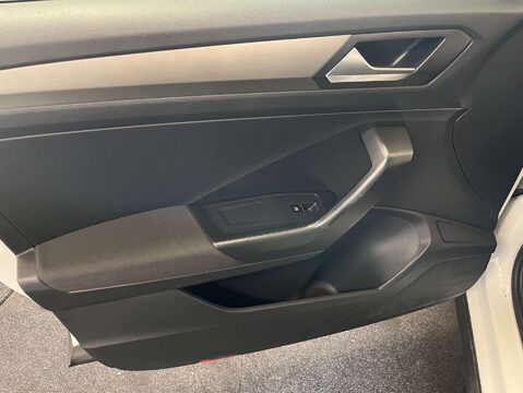 Volkswagen T-Roc 1.0 T-Roc SE TSi 5dr 41