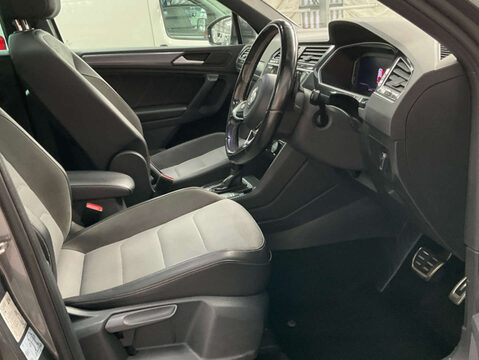 Volkswagen Tiguan 2.0 TDI R-Line Tech SUV 5dr Diesel DSG 4Motion Euro 6 (s/s) (150 ps) 10