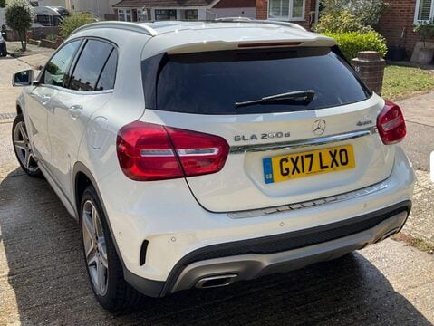 Mercedes-Benz GLA 2.1 GLA 200 D 4Matic AMG Line Premium+ Auto 4WD 5dr 3