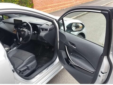 Toyota Corolla 1.8 Corolla Design HEV CVT 5dr 6