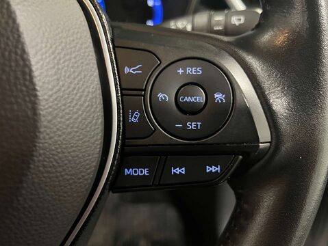 Toyota Corolla 1.8 Corolla Design HEV CVT 5dr 20