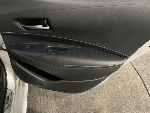 Toyota Corolla 1.8 Corolla Design HEV CVT 5dr 39