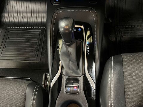 Toyota Corolla 1.8 Corolla Design HEV CVT 5dr 26