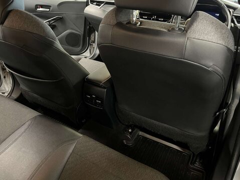 Toyota Corolla 1.8 Corolla Design HEV CVT 5dr 33