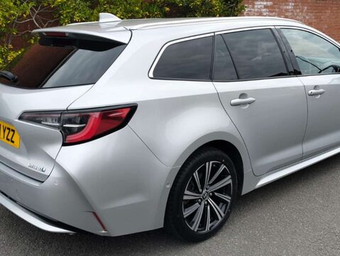 Toyota Corolla 1.8 Corolla Design HEV CVT 5dr 4