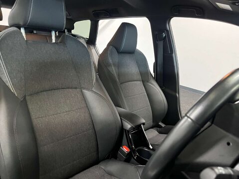 Toyota Corolla 1.8 Corolla Design HEV CVT 5dr 13