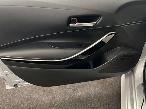 Toyota Corolla 1.8 Corolla Design HEV CVT 5dr 44