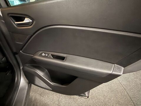 Renault Captur 1.0 Captur Iconic TCe 5dr 47