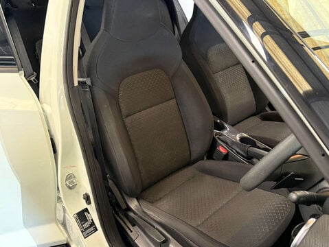 Nissan Juke 1.0 Juke Acenta DiG-T Semi-Auto 5dr 10