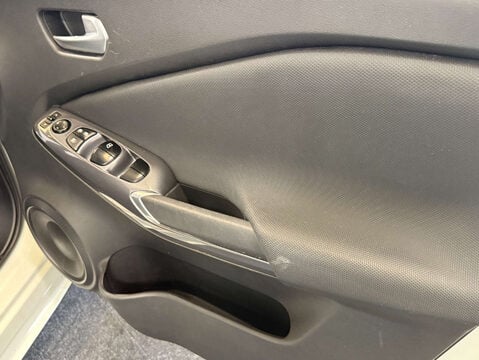 Nissan Juke 1.0 Juke Acenta DiG-T Semi-Auto 5dr 11