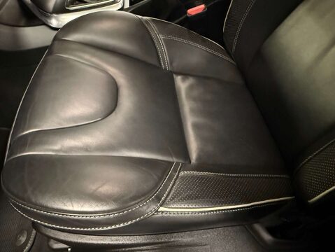 Volvo V40 2.0 V40 R-Design Pro D3 Auto 5dr 15