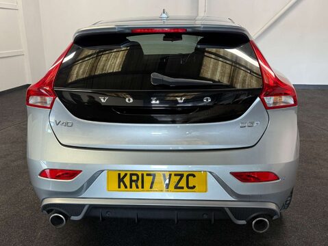 Volvo V40 2.0 V40 R-Design Pro D3 Auto 5dr 4